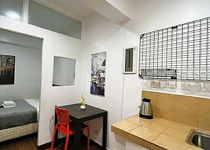 Bgc Edsa 3*